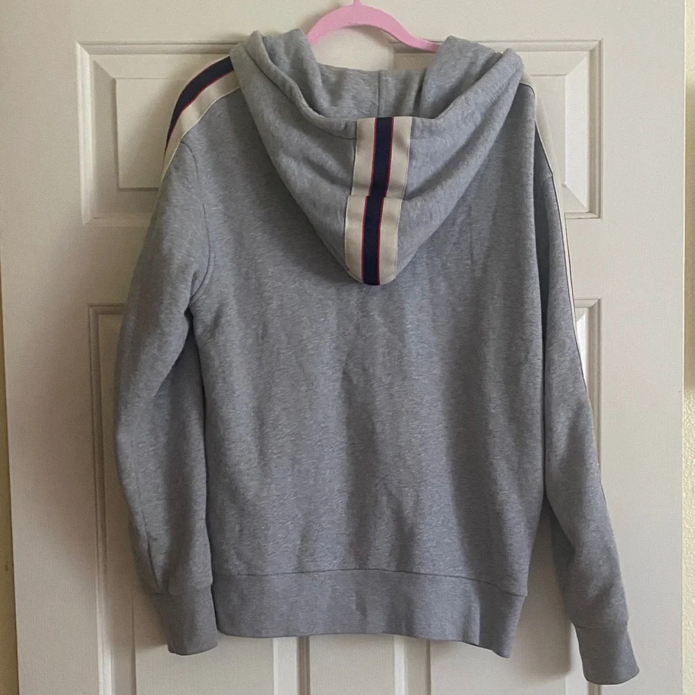 NWOT Gucci Men Light Gray Hoodie with Logo Stripes, Size M